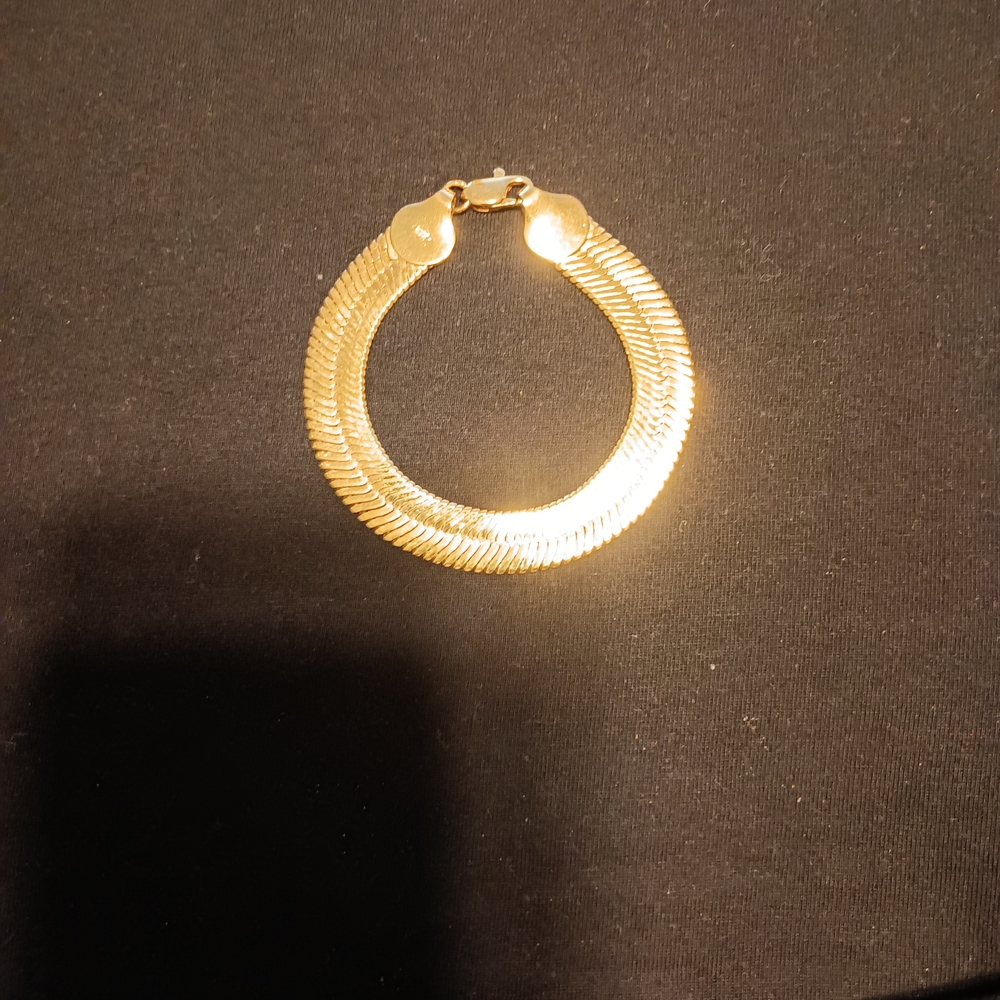 Radiant Gold Bracelet